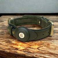 Collare in pelle Argo colore verde army nel dettaglio